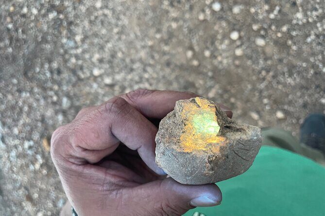 Night time fluorescent Rockhounding Tour - The Details That Matter