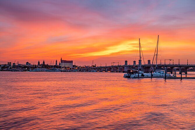 Nights of Lights Viewing with Drinks and Live Music Sunset Sail - FAQ