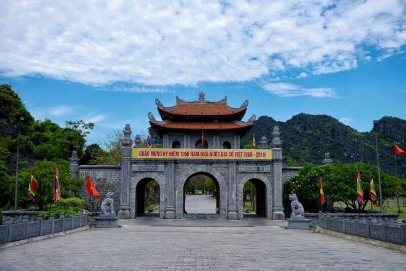 Ninh Binh Daily: Hoa Lu, Mua Cave, Tam Coc, Bike & Swimming - Who Will Love This Tour?