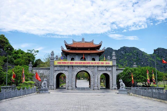 Ninh Binh Daily Tour: Hoa Lu- Am Tien Cave - Tam Coc- Bike - Bich Dong pagoda - An In-Depth Look at the Itinerary and Experience