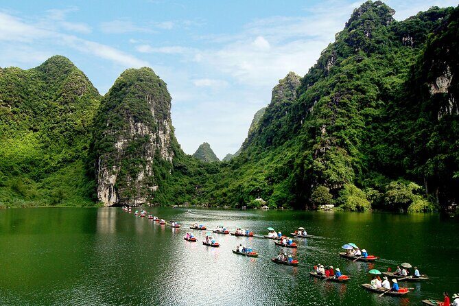 Ninh Binh full day-Hoa Lu temple & biking, Tam Coc boat trip, Dragon mountain - The Experience from Reviews