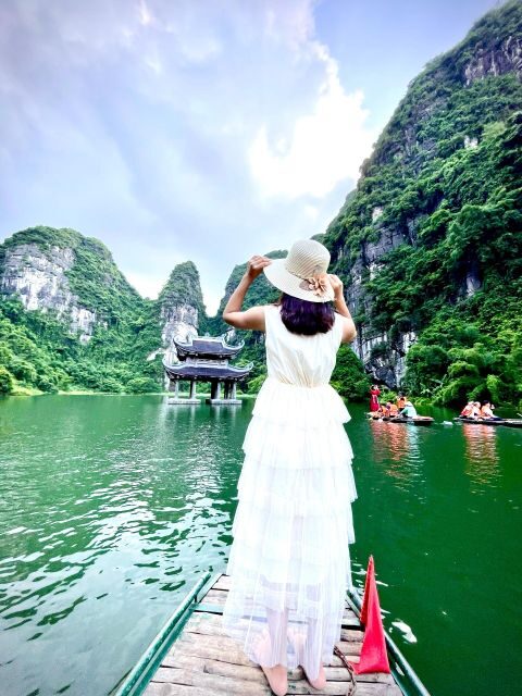 Ninh Binh Group tour : Hoa Lu Tam Coc Mua Caves by Limousine - A Practical, Well-Organized Day in Ninh Binh