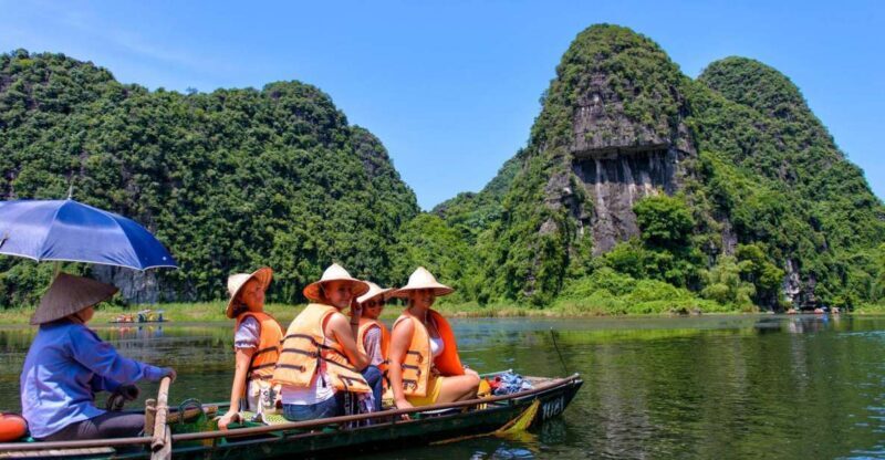 Ninh Binh: Hoa Lu, Mua Cave, and Trang An Tour and Boat Ride - Exploring Ninh Binh: Hoa Lu, Mua Cave, and Trang An Tour and Boat Ride