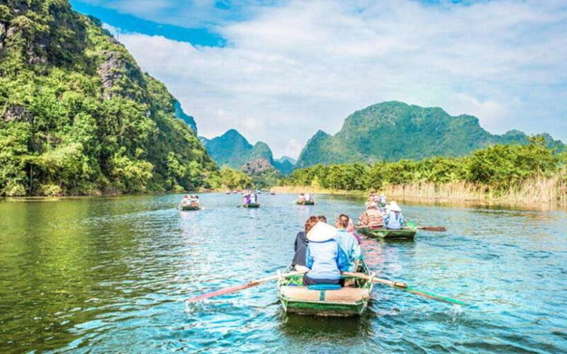 Ninh Binh: Hoa Lu Mua Cave Trang An on Limousine and Cycling - Exploring Vietnam’s Hidden Gems: Hoa Lu, Trang An, and Mua Cave Tour