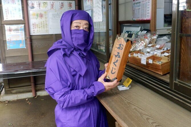 Ninja Explores Old Samurai Residences in Sakura - An Introduction to the Experience