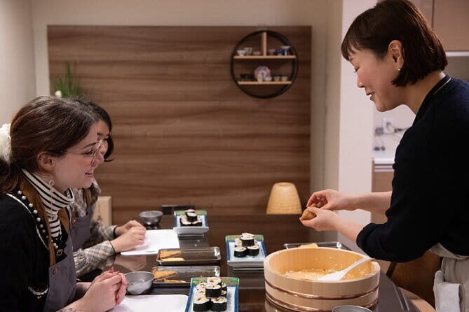 Nishiki Market, Private Sushi class & Sake Tasting in Townhouse - A Deep Dive Into the Kyoto Food Tour
