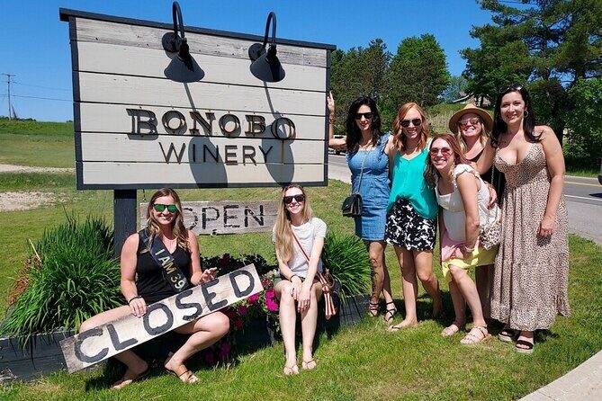 NON BUS 4 Winery Traverse City Wine Tour on Old Mission Peninsula - The Experience: A Deep Dive into the Itinerary