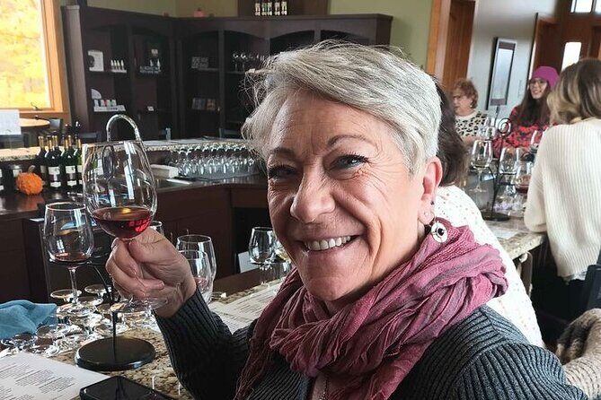 NON BUS 4 Winery Traverse City Wine Tour on Old Mission Peninsula - What Reviewers Say