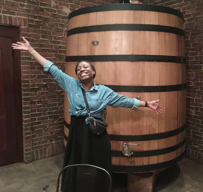 NON BUS Traverse City Leelanau Peninsula Sunset Wine Tour - Key Points