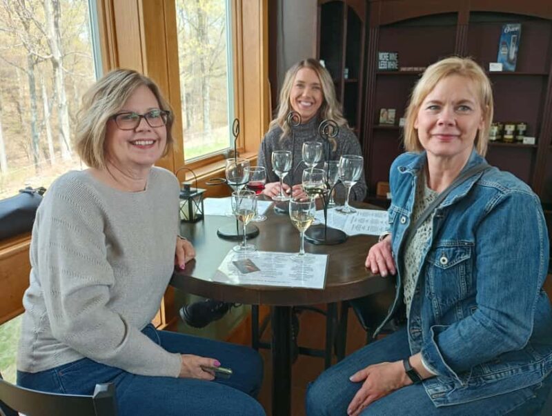 NON BUS Traverse City Left Foot Charley Leelanau Wine Tour - Why It Works: Authentic, Enjoyable, and Stress-Free