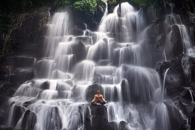 North Bali highlights: Buddhist temple, Waterfall & hot spring - FAQ