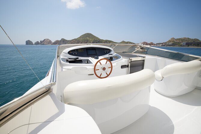 Number Juan 100ft Yacht Azimut Rental - An In-Depth Look at the Experience