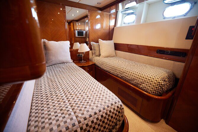 Number Juan 100ft Yacht Azimut Rental - The Sum Up