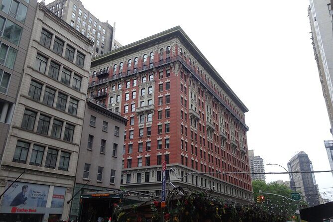NYC Chelsea self-guided walking tour & scavenger hunt - Key Points