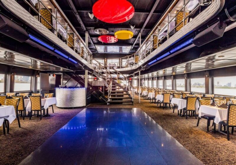 NYC: Christmas Day Buffet Brunch or Dinner Harbor Cruise - An Overview of the Experience