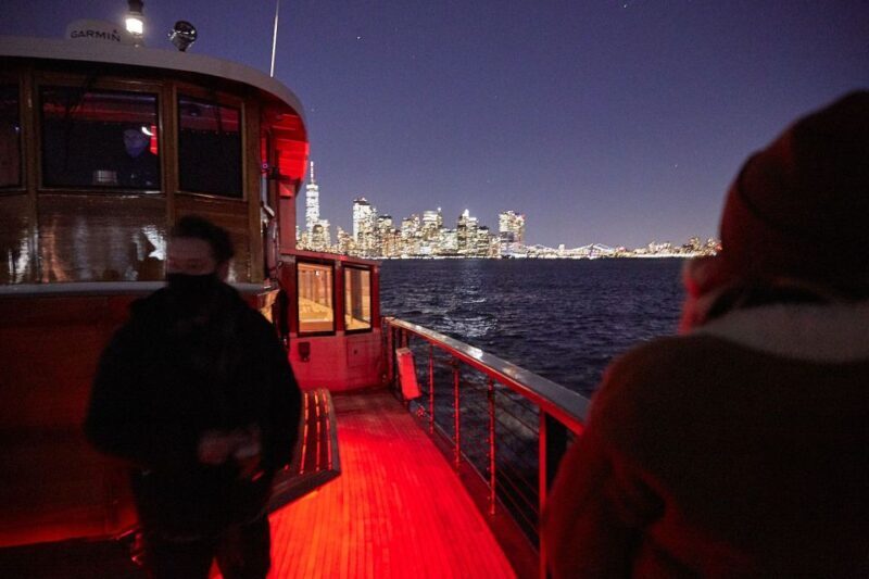 NYC: City Lights Yacht Cruise with Drink Included - An In-Depth Look at the NYC City Lights Yacht Cruise