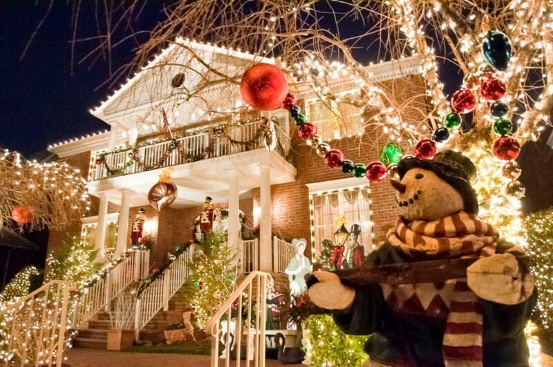 NYC: Dyker Heights and NYC Holiday Lights Luxury Bus Tour - The Sum Up