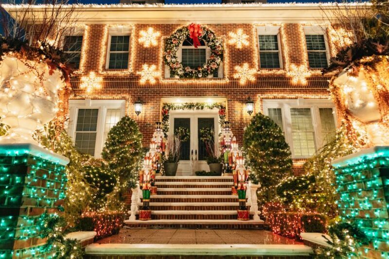 NYC: Dyker Heights Christmas Lights & Skyline View Bus Tour - Discover the Magic of the Dyker Heights Christmas Lights & NYC Skyline on a Bus Tour