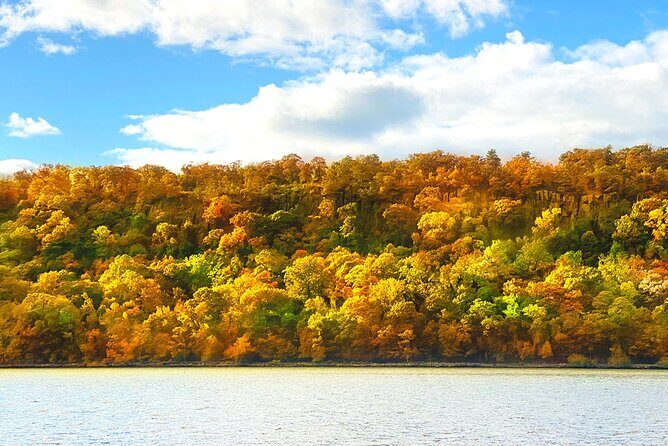 NYC Fall Foliage Cruise: Experience Autumn's Beauty - A Detailed Look at the Experience