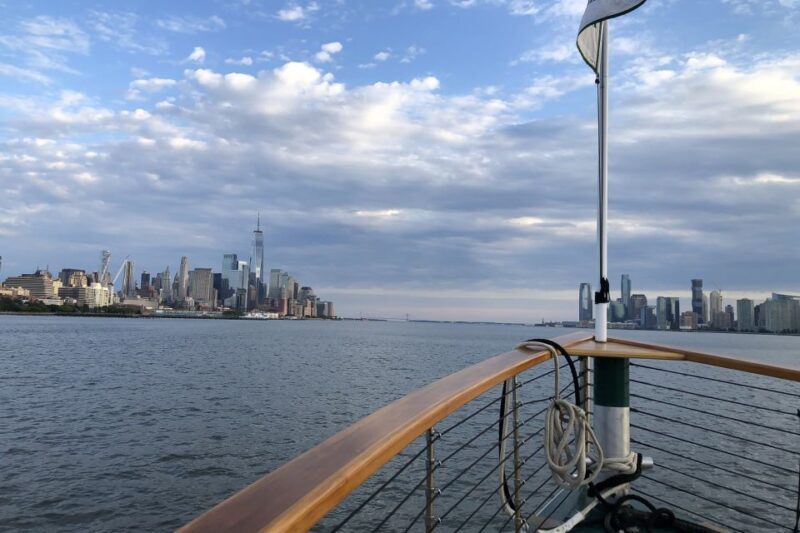 NYC: Grand Palisades Fall Foliage Yacht Tour - Who Will Enjoy This Tour?