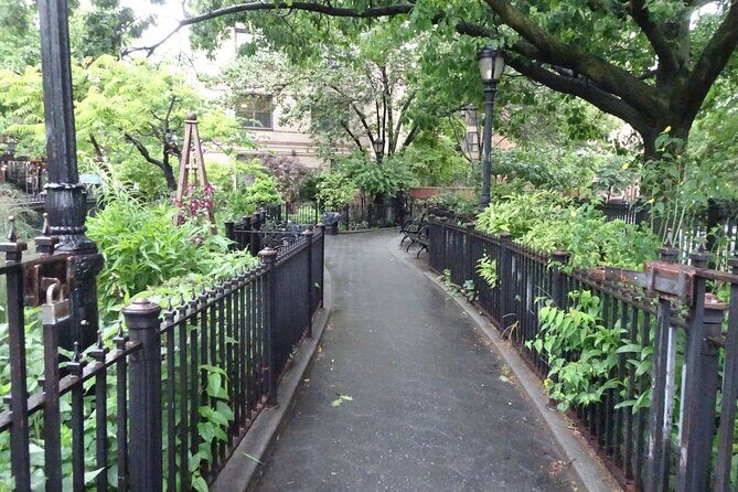 NYC Greenwich Village Self-Guided Walking Tour & Scavenger Hunt - What You Can Expect from the Tour