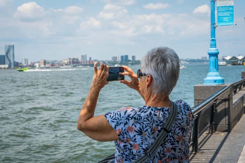 NYC: Half-Day Luxury Bus Tour with One World Access - Final Word