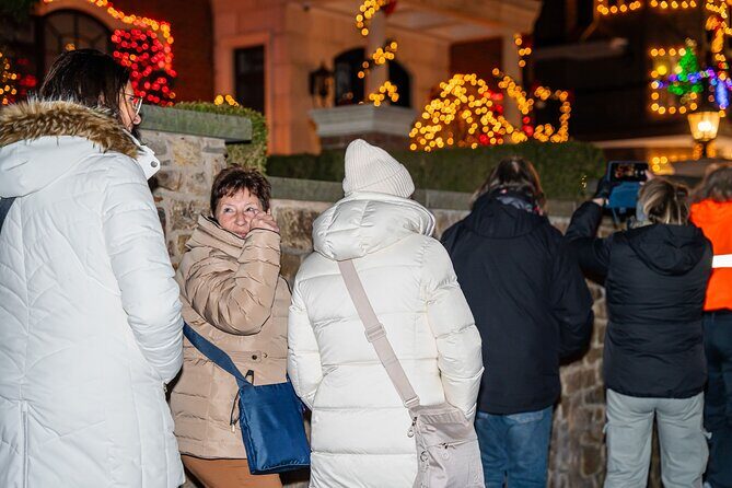NYC Holiday Lights and Dyker Heights Luxury Bus Tour - FAQs