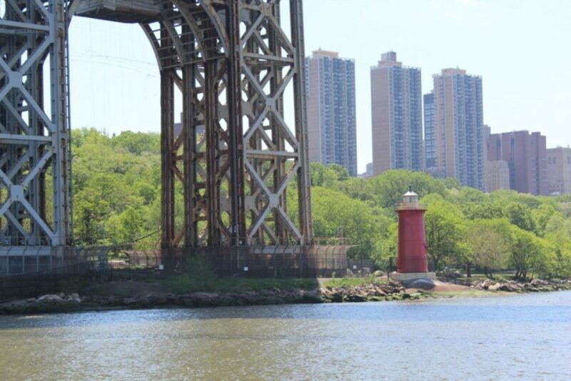 NYC: Hudson River Fall Foliage Yacht Tour - A Scenic Autumn Escape on the Hudson
