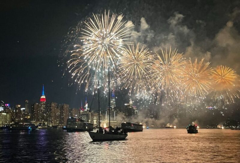 NYC: July 4th Fireworks Cruise with Gourmet Hors Doeuvres - The Sum Up