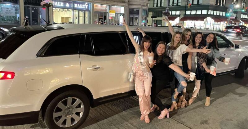 NYC Limousine Tour By Stretch Limo-King And Queen Limo NYC - Who Will Love This Tour?