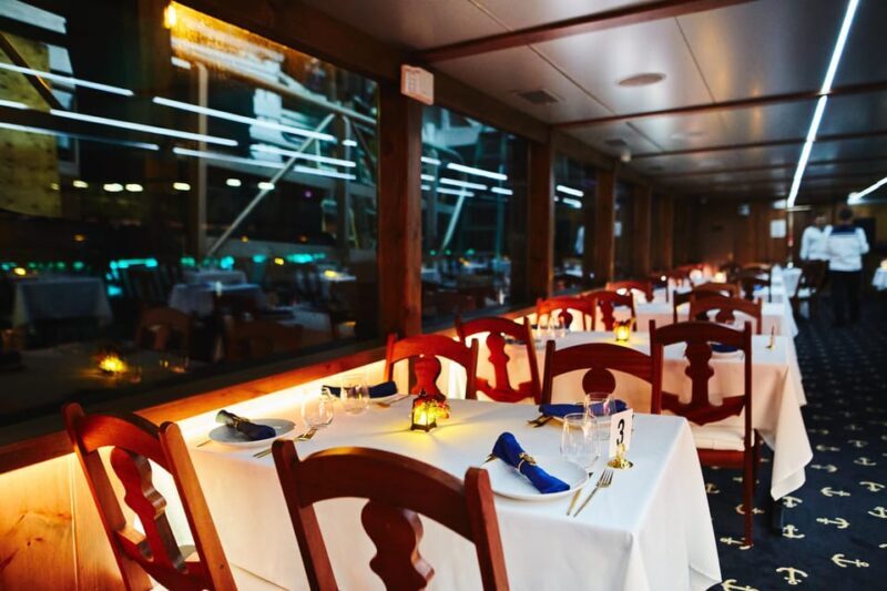 NYC: New Year's Eve Dinner Cruise with Music and Open Bar - Key Points