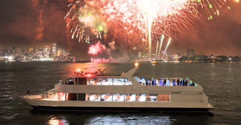 NYC: New Year's Eve Dinner Cruise with Music and Open Bar - The Journey and Its Highlights