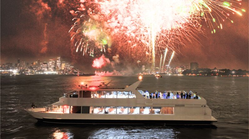 NYC: New Year's Eve Dinner Cruise with Music and Open Bar - FAQ