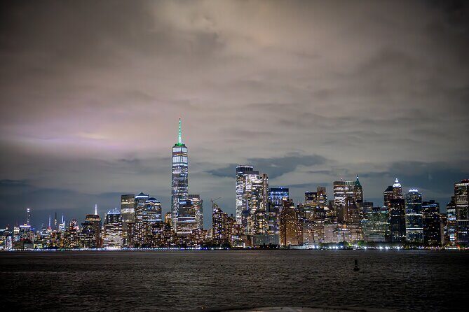 NYC New Year's Eve Dinner on Luxury Yacht with Open Bar - FAQ