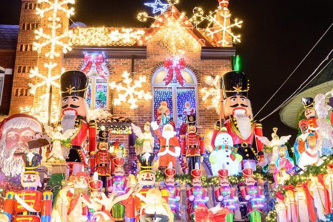 NYC Private Holiday Lights Tour - Exploring Dyker Heights: A Christmas Wonderland