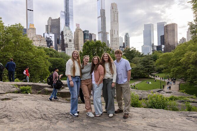 NYC: Professional photoshoot with iconic views - What’s Included and What’s Not?