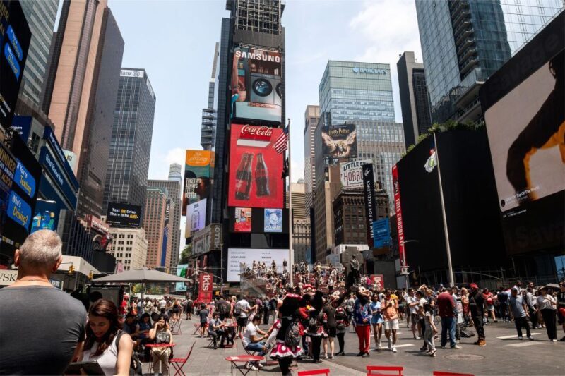 NYC: See Yourself on a Times Square Billboard for 24 Hours - The Sum Up
