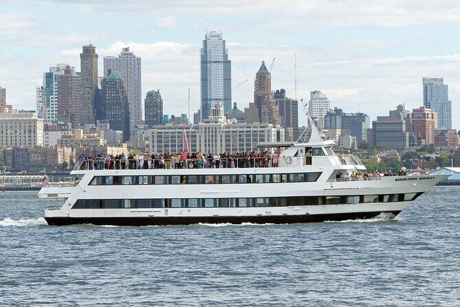 NYC: Serenity Yacht New Years Eve Party Cruise - Introduction