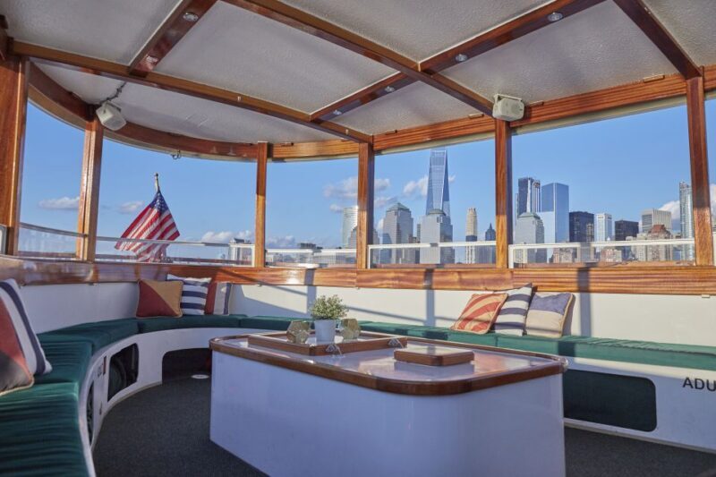 NYC: Sunset Cruise on a Small Yacht with a Drink - Key Points
