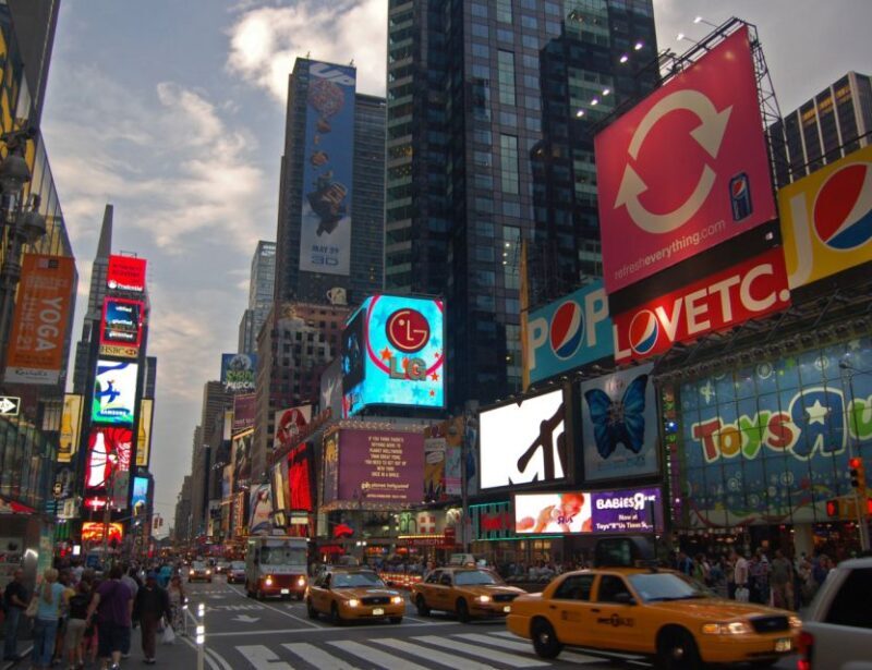NYC Superheroes: Marvel and DC Comics Origins Tour - Who Is This Tour Best For?