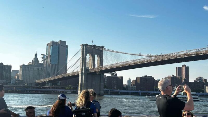 NYC Views from Brooklyn Bridge & DUMBO with Ferry Tickets - The Manhattan Bridge View and Photo Opportunities