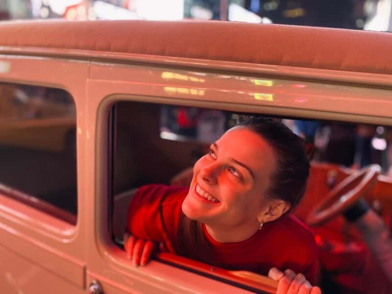 NYC: Vintage Car Night Tour - The Guide and Stories