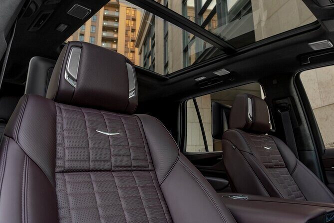 NYC VIP Private Luxury airport arrival ride by Stretch Limousine - What to Expect from Your Private Limousine Ride