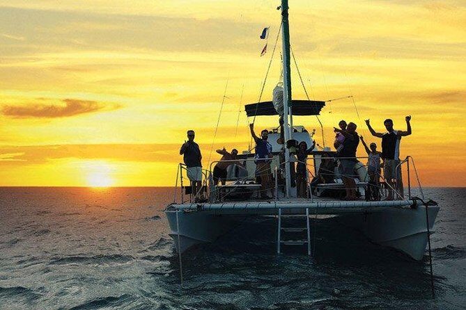 Oahu Catamaran Waikiki Sunset on 40 Foot Catamaran: Food and BYOB - Food and Drinks: A Casual Feast
