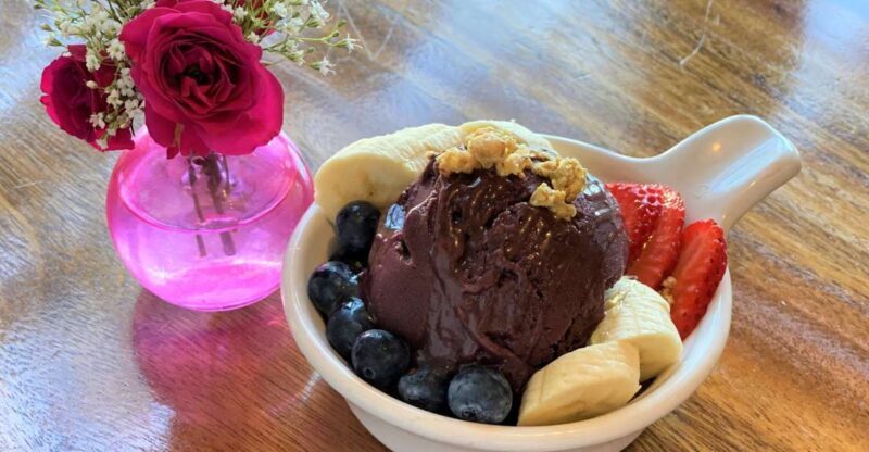 Oahu: Diamond Head Sunrise Hike with Acai Bowl and Malasada - The Scenic Climb and the View