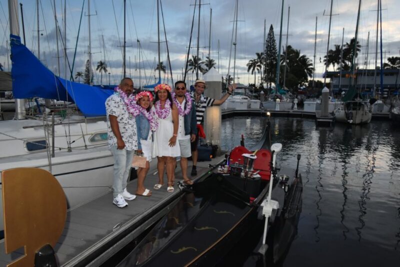 Oahu: Fireworks Cruise - Ultimate Luxury Gondola with Drinks - An Overview of the Experience