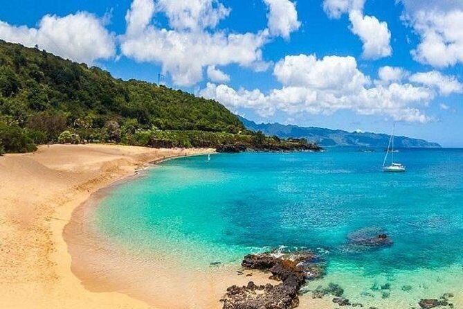Oahu Grand Circle Island Experience from Waikiki - Lunch and the North Shore’s Famous Spots