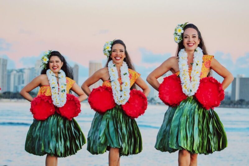 Oahu: Ka Moana Luau Dinner and Show at Aloha Tower - A Deep Dive Into the Experience