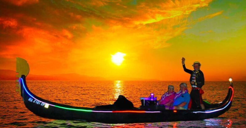 Oahu: Luxury Gondola Cruise with Drinks and Pastries - The Sum Up