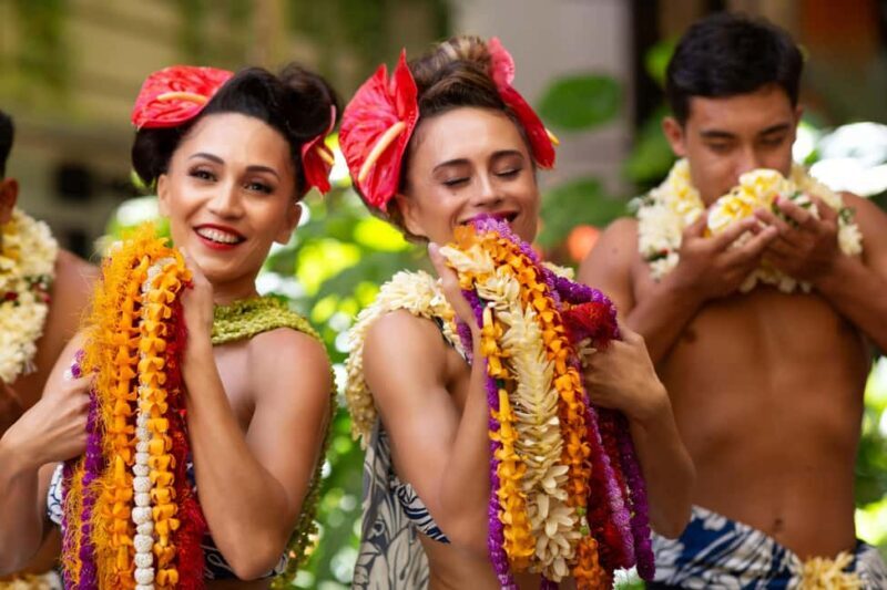 Oahu: N Lei Aloha Lau & Dinner or Cocktail Show Option - The Sum Up